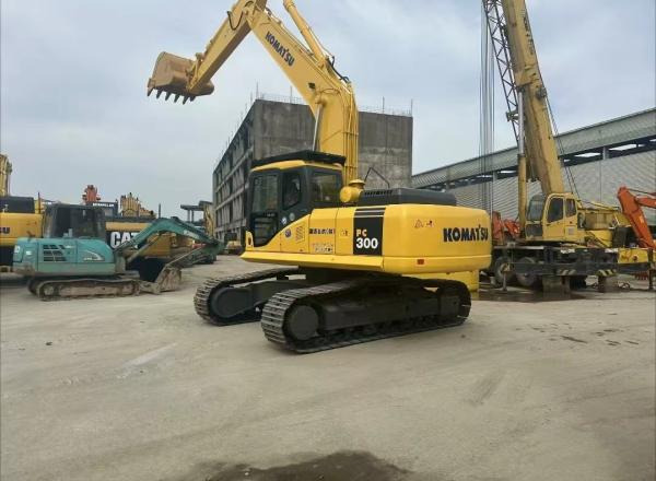 Komatsu pc300-7 - Pelle sur chenille: photos 3 Komatsu pc300-7 - Pelle sur chenille: photos 3