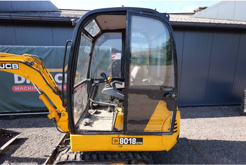 JCB 8018 CTS hydro quick hitch cw05 - Mini pelle: photos 5 JCB 8018 CTS hydro quick hitch cw05 - Mini pelle: photos 5