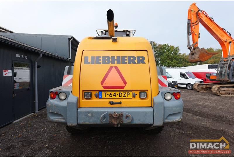 Liebherr L556 Like new!! Airco, quick coupler, skeleton bucket with teeths - Chargeuse sur pneus: photos 3 Liebherr L556 Like new!! Airco, quick coupler, skeleton bucket with teeths - Chargeuse sur pneus: photos 3
