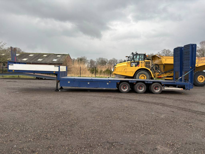 Nooteboom Lowloader tieflader 3 assen leaf spring, laadklep - Semi-remorque surbaissé: photos 1 Nooteboom Lowloader tieflader 3 assen leaf spring, laadklep - Semi-remorque surbaissé: photos 1