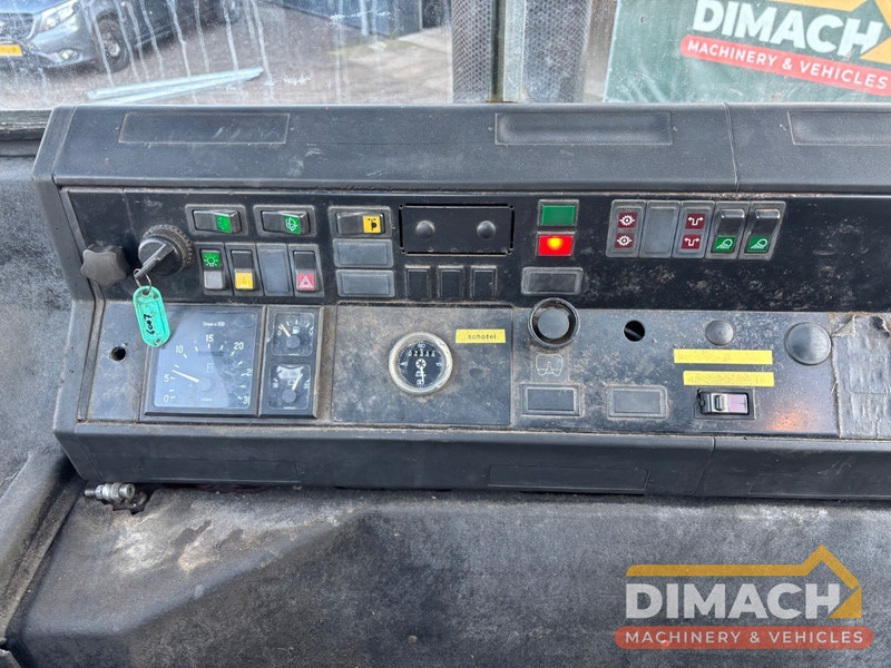 Sisu Terminal Volvo 6 cilinder Penta engine, TOP! Low hours! ( Terberg - Kalmar ) - Tracteur routier: photos 3 Sisu Terminal Volvo 6 cilinder Penta engine, TOP! Low hours! ( Terberg - Kalmar ) - Tracteur routier: photos 3