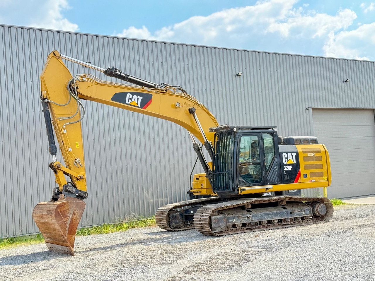CAT 326FL - Pelle sur chenille: photos 2 CAT 326FL - Pelle sur chenille: photos 2