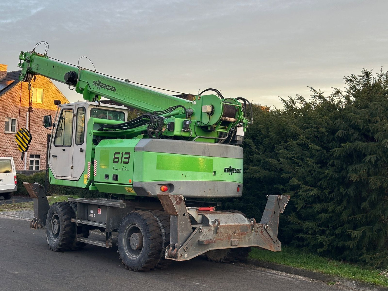 Sennebogen 613 - Grue à tour: photos 1 Sennebogen 613 - Grue à tour: photos 1