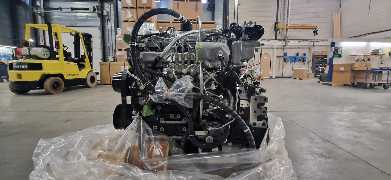 Isuzu 4HK1XYSJ-01-02-03 - Moteur pour Pelle: photos 1 Isuzu 4HK1XYSJ-01-02-03 - Moteur pour Pelle: photos 1