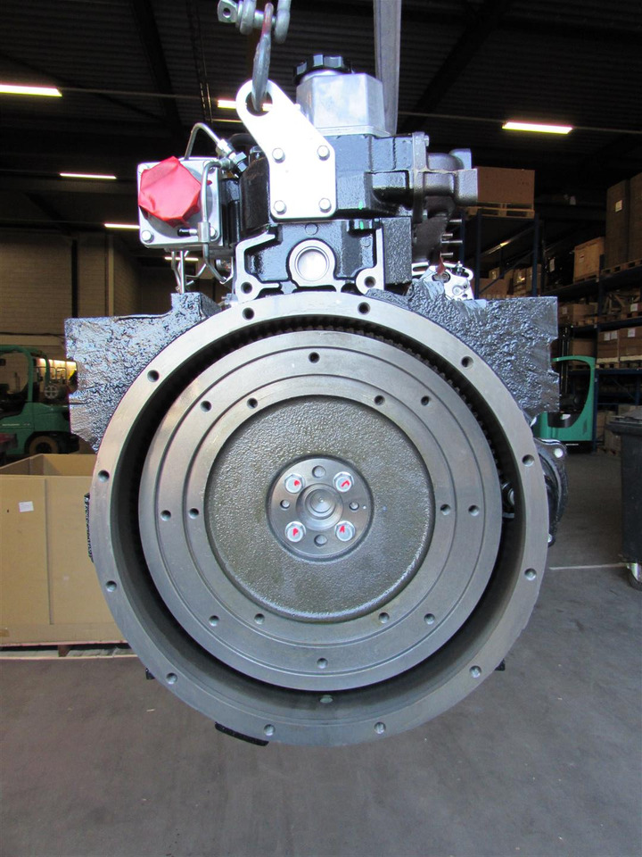 Mitsubishi S4S- 47Kw@2500 rpm - Moteur pour Chariot élévateur: photos 4 Mitsubishi S4S- 47Kw@2500 rpm - Moteur pour Chariot élévateur: photos 4