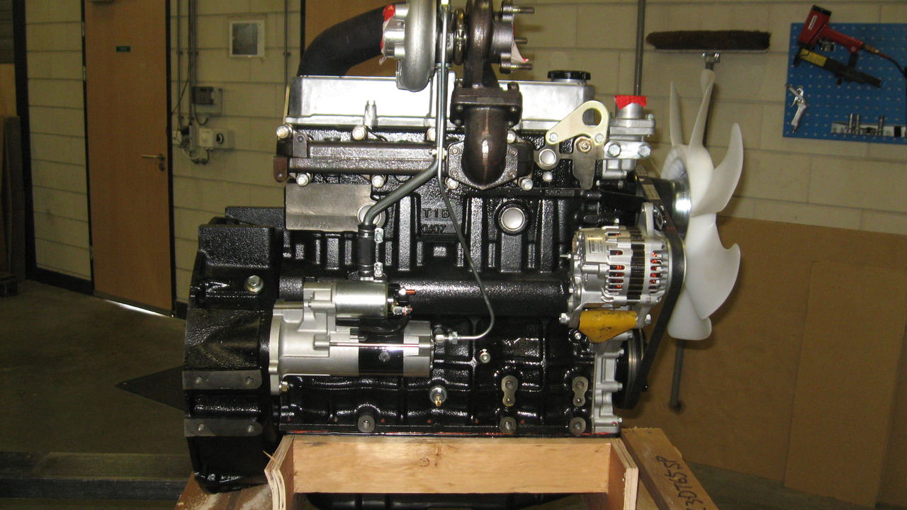 Mitsubishi S4S-Z3DT65SP 62 kW @ 2500 rpm - Moteur pour Chargeuse: photos 1 Mitsubishi S4S-Z3DT65SP 62 kW @ 2500 rpm - Moteur pour Chargeuse: photos 1