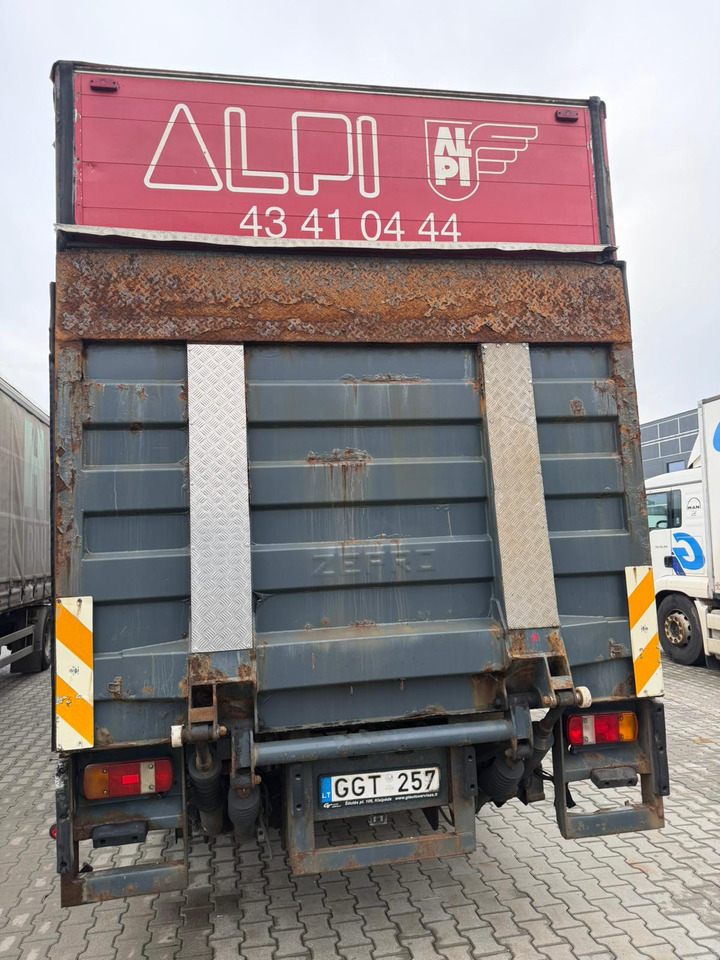MAN TGA 18.310 - Camion à rideaux coulissants: photos 3 MAN TGA 18.310 - Camion à rideaux coulissants: photos 3