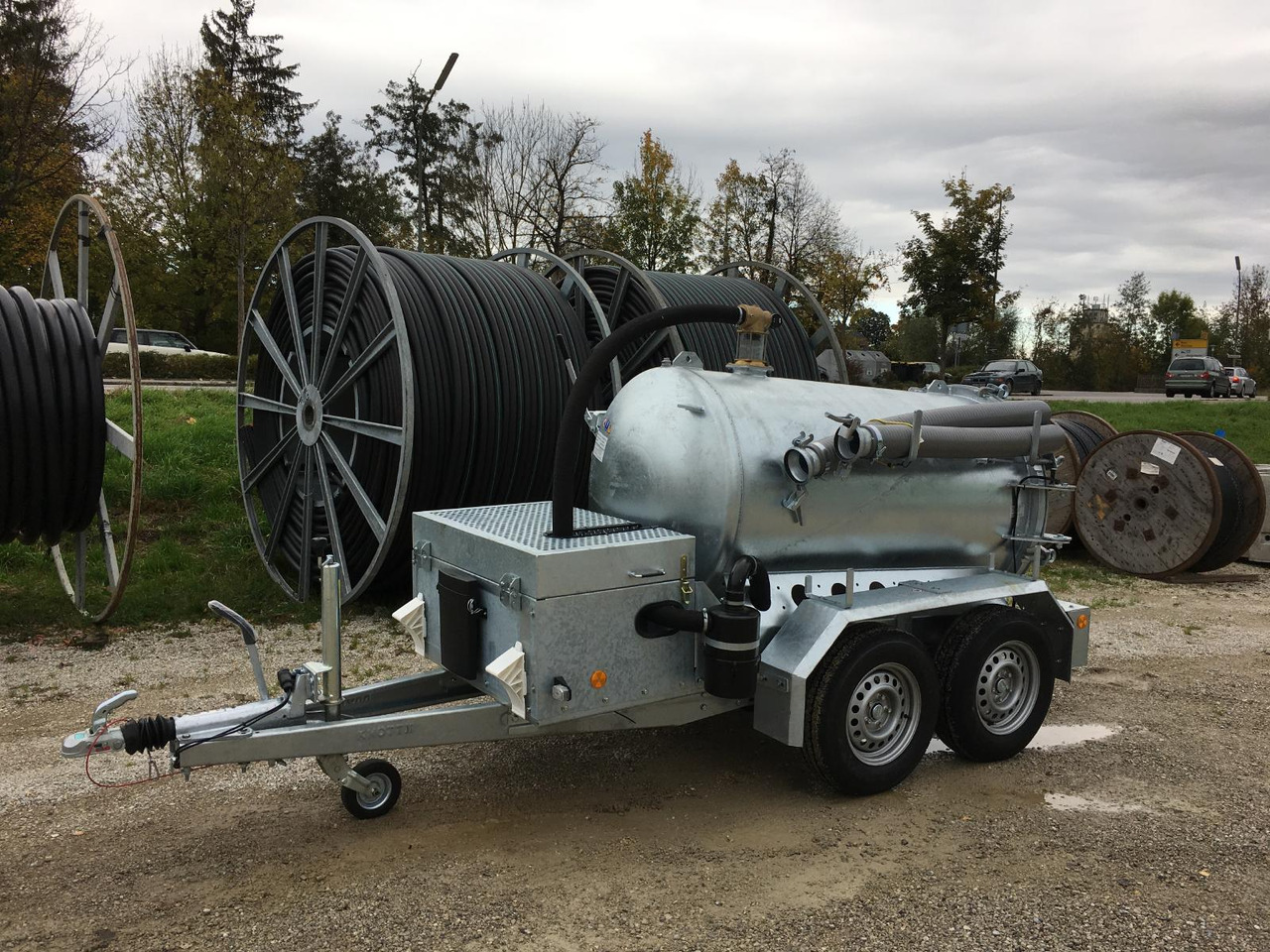 M-Vac 1500 / vacuum system for absorb mud and liquids - Camion hydrocureur: photos 1 M-Vac 1500 / vacuum system for absorb mud and liquids - Camion hydrocureur: photos 1