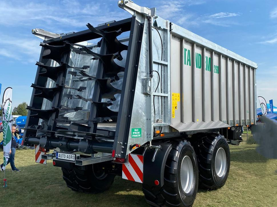 Auto-Agro Mistreuer / Manure spreader / Epandeur à fumier / Rimorchio spandiconcime / Разбрасыватель органических удобрений / Rozrzutnik obornika Tandem N268 - Epandeur à fumier: photos 1 Auto-Agro Mistreuer / Manure spreader / Epandeur à fumier / Rimorchio spandiconcime / Разбрасыватель органических удобрений / Rozrzutnik obornika Tandem N268 - Epandeur à fumier: photos 1