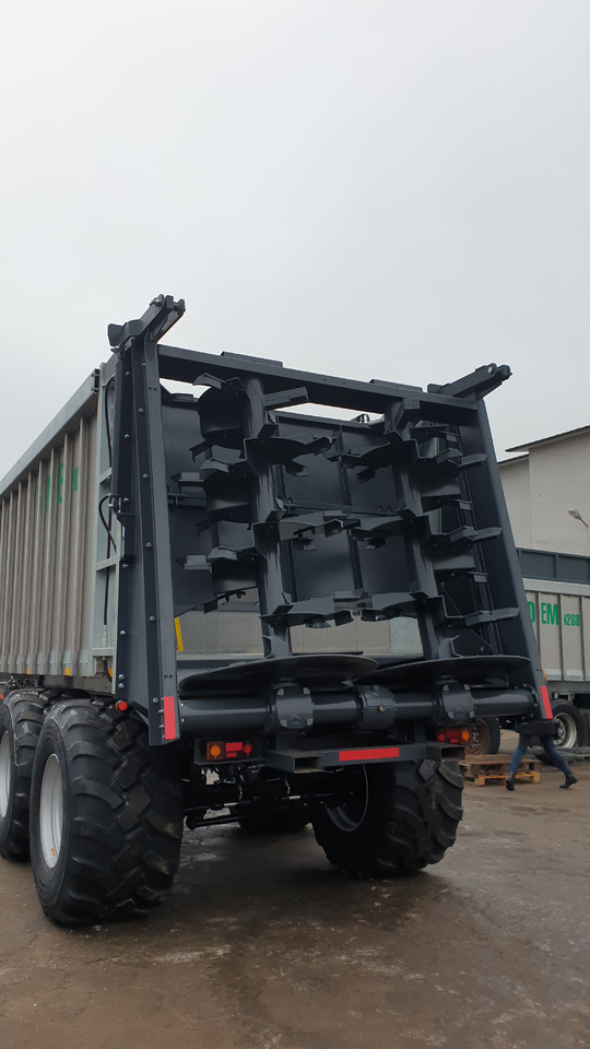 Epandeur à fumier neuf Auto-Agro Miststreuer / Manure spreader / Epandeur à fumier / Rimorchio spandiconcime / Abonadora / Разбрасыватель органических удобрений / Rozrzutnik obornika Tandem N268: photos 24