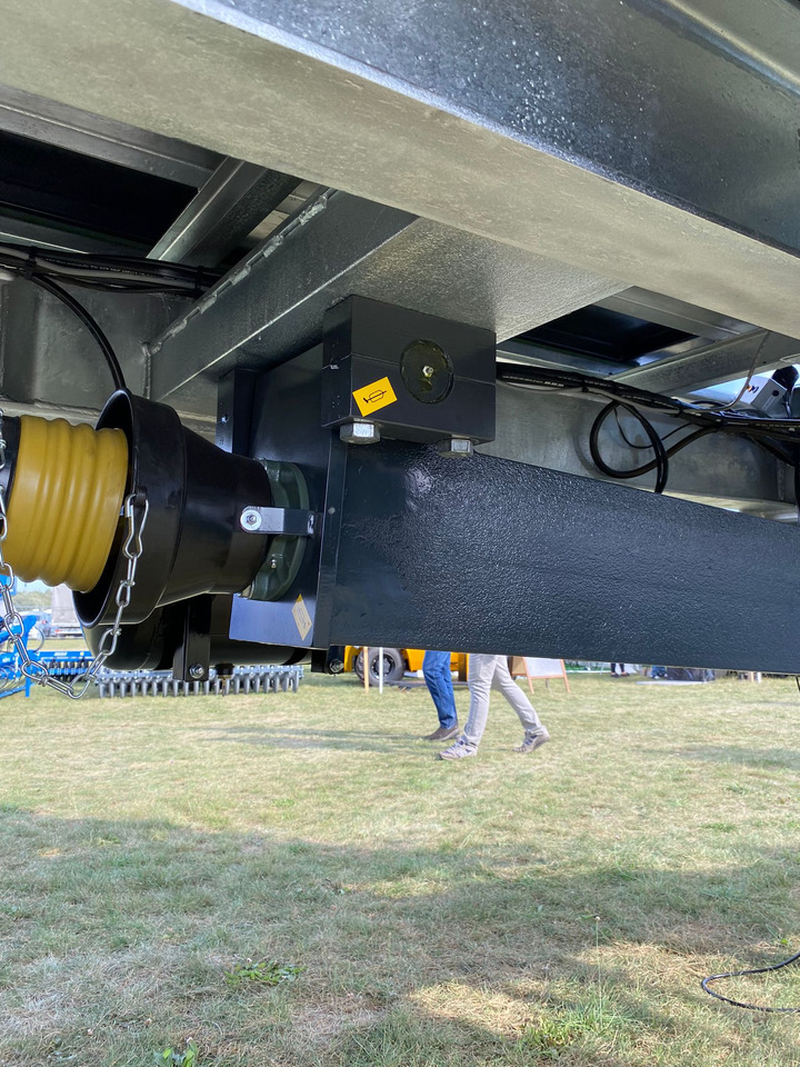Epandeur à fumier neuf Auto-Agro Miststreuer / Manure spreader / Epandeur à fumier / Rimorchio spandiconcime / Abonadora / Разбрасыватель органических удобрений / Rozrzutnik obornika Tandem N268: photos 13