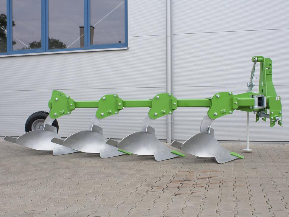 Bomet Pflüge / Single-beam plow / Charrue mono-poutre / Aratro / Плуг / Pług jednobelkowy Libra 3+1 - Charrue: photos 2 Bomet Pflüge / Single-beam plow / Charrue mono-poutre / Aratro / Плуг / Pług jednobelkowy Libra 3+1 - Charrue: photos 2