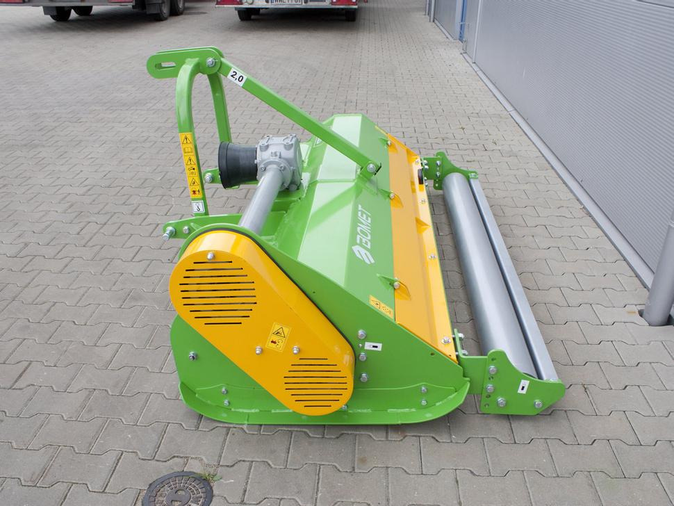 Bomet Schlegelmulcher / Flail mower / Faucheuse à fléaux / Condizionatore a flagelli / Мульчер / Kosiarka bijakowa Indus 2 m - Broyeur à axe horizontal: photos 4 Bomet Schlegelmulcher / Flail mower / Faucheuse à fléaux / Condizionatore a flagelli / Мульчер / Kosiarka bijakowa Indus 2 m - Broyeur à axe horizontal: photos 4