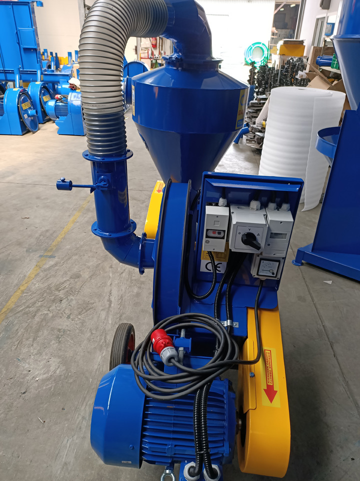 Crédit-bail Dozamech Saug-Druckgebläse / Suction and pressure blower / Suceuse à grains / Trasportatore / Пневматический вдуватель / Dmuchawa ssąco-tłocząca T-420 Dozamech Saug-Druckgebläse / Suction and pressure blower / Suceuse à grains / Trasportatore / Пневматический вдуватель / Dmuchawa ssąco-tłocząca T-420: photos 8 Crédit-bail Dozamech Saug-Druckgebläse / Suction and pressure blower / Suceuse à grains / Trasportatore / Пневматический вдуватель / Dmuchawa ssąco-tłocząca T-420 Dozamech Saug-Druckgebläse / Suction and pressure blower / Suceuse à grains / Trasportatore / Пневматический вдуватель / Dmuchawa ssąco-tłocząca T-420: photos 8