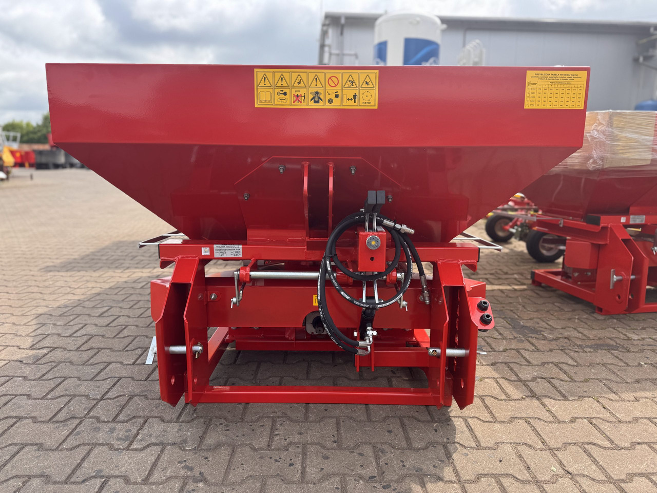 JAR-MET Düngerstreuer / Fertilizer spreader / Epandeur d'engrais / Rozsiewacz nawozu 800 kg - Distributeur d'engrais: photos 2 JAR-MET Düngerstreuer / Fertilizer spreader / Epandeur d'engrais / Rozsiewacz nawozu 800 kg - Distributeur d'engrais: photos 2
