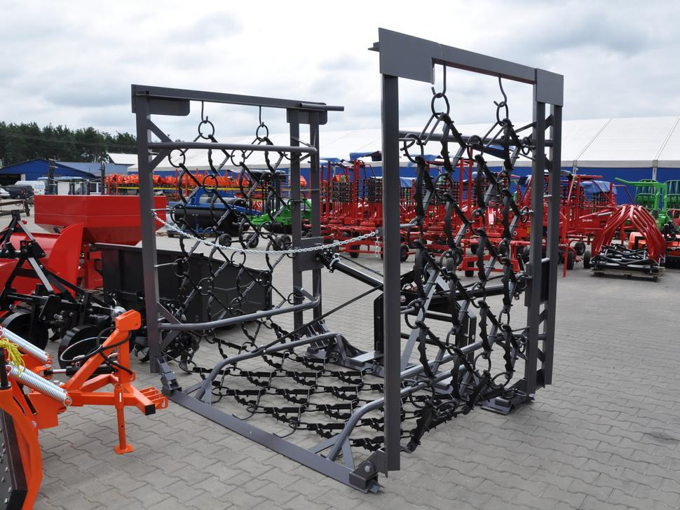 METAL-TECHNIK Wiesenegge / Meadow harrow / Herse de prairie / Strigliatrice / Полевая волокуша / Włóka łąkowa 8 m - Herse à chaîne: photos 1 METAL-TECHNIK Wiesenegge / Meadow harrow / Herse de prairie / Strigliatrice / Полевая волокуша / Włóka łąkowa 8 m - Herse à chaîne: photos 1