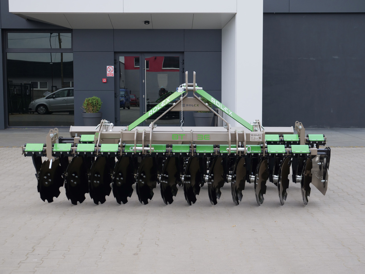 ROLEX Scheibenegge / Discs harrow / Dechaumeur à disques / Erpice a dischi / Grada de discos / Дисковая борона / Brona talerzowa 3 m - Cover crop: photos 2 ROLEX Scheibenegge / Discs harrow / Dechaumeur à disques / Erpice a dischi / Grada de discos / Дисковая борона / Brona talerzowa 3 m - Cover crop: photos 2