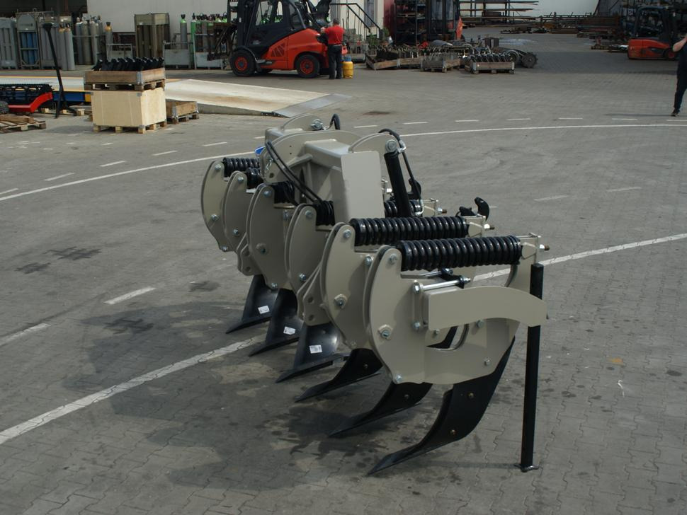 ROLEX Tiefenlockerer / Subsoiler / Décompacteur / Dissodatori / Subsolador / Глубокорыхлитель / Głębosz 3 m - Décompacteur: photos 1 ROLEX Tiefenlockerer / Subsoiler / Décompacteur / Dissodatori / Subsolador / Глубокорыхлитель / Głębosz 3 m - Décompacteur: photos 1
