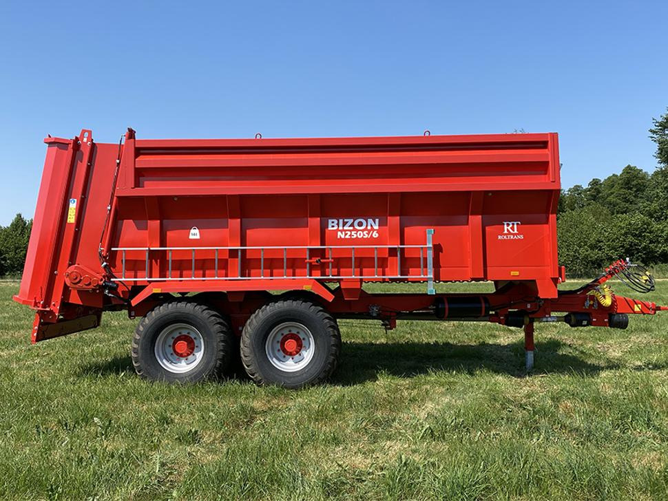 Roltrans Miststreuer / Manure spreader / Epandeur à fumier / Spandiletame / Разбрасыватель органических удобрений / Rozrzutnik obornika N205S/6 BIZON 14 t - Epandeur à fumier: photos 2 Roltrans Miststreuer / Manure spreader / Epandeur à fumier / Spandiletame / Разбрасыватель органических удобрений / Rozrzutnik obornika N205S/6 BIZON 14 t - Epandeur à fumier: photos 2