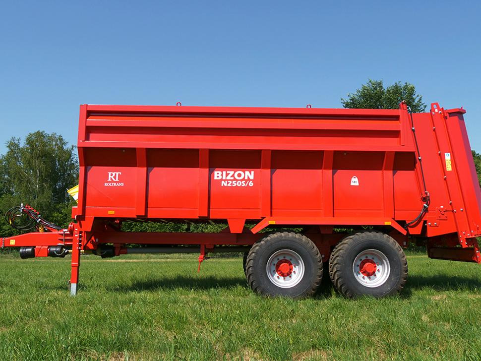 Roltrans Miststreuer / Manure spreader / Epandeur à fumier / Spandiletame / Разбрасыватель органических удобрений / Rozrzutnik obornika N205S/6 BIZON 14 t - Epandeur à fumier: photos 3 Roltrans Miststreuer / Manure spreader / Epandeur à fumier / Spandiletame / Разбрасыватель органических удобрений / Rozrzutnik obornika N205S/6 BIZON 14 t - Epandeur à fumier: photos 3