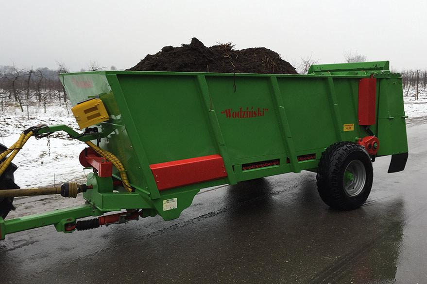 Wodzinski Miststreuer / Manure spreader / Épandeur à fumier / Spandiletame / Разбрасыватель органического / Rozrzutnik obornika - Epandeur à fumier: photos 4 Wodzinski Miststreuer / Manure spreader / Épandeur à fumier / Spandiletame / Разбрасыватель органического / Rozrzutnik obornika - Epandeur à fumier: photos 4