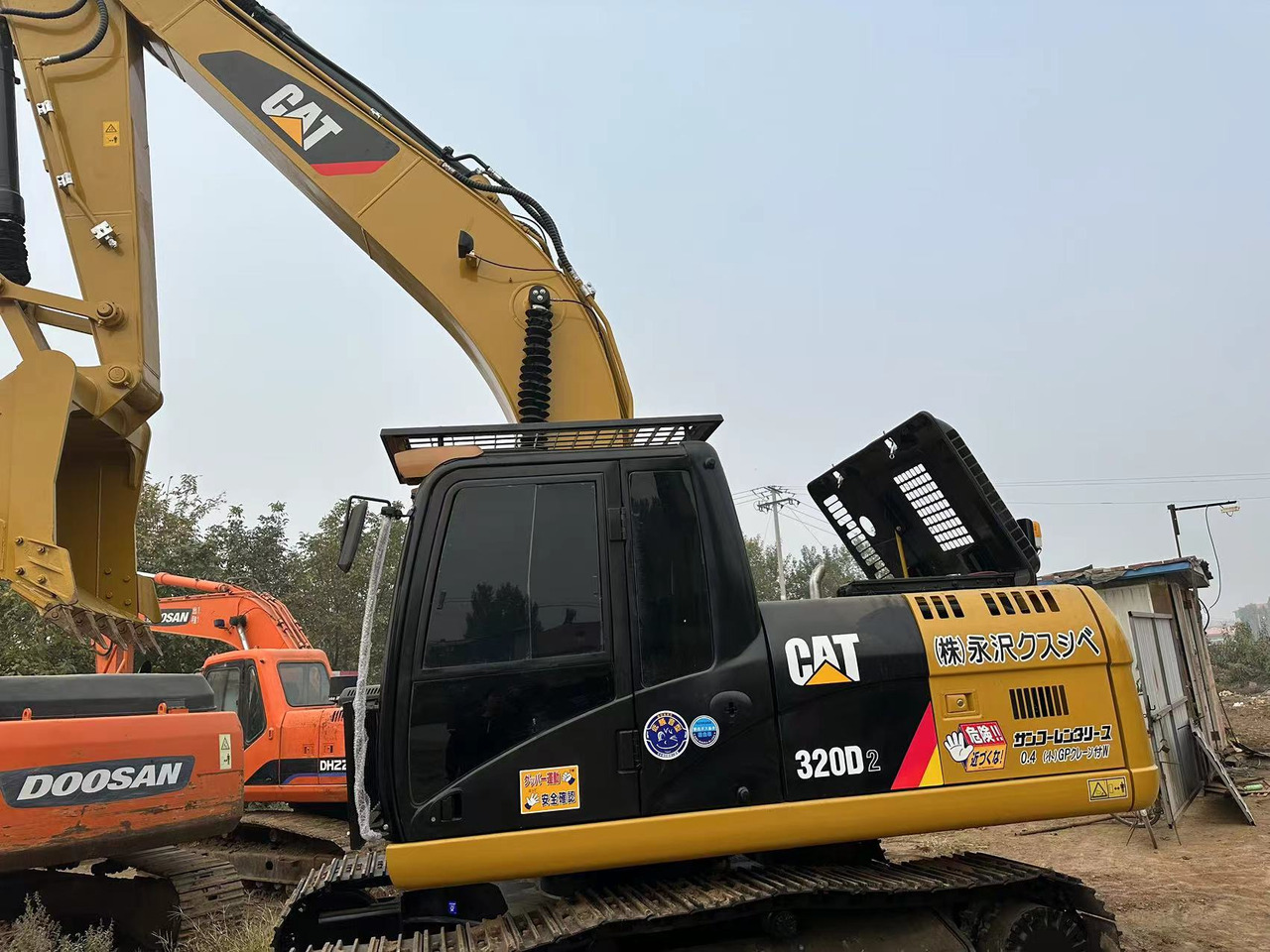 CATERPILLAR 320D2 - Pelle sur chenille: photos 5 CATERPILLAR 320D2 - Pelle sur chenille: photos 5