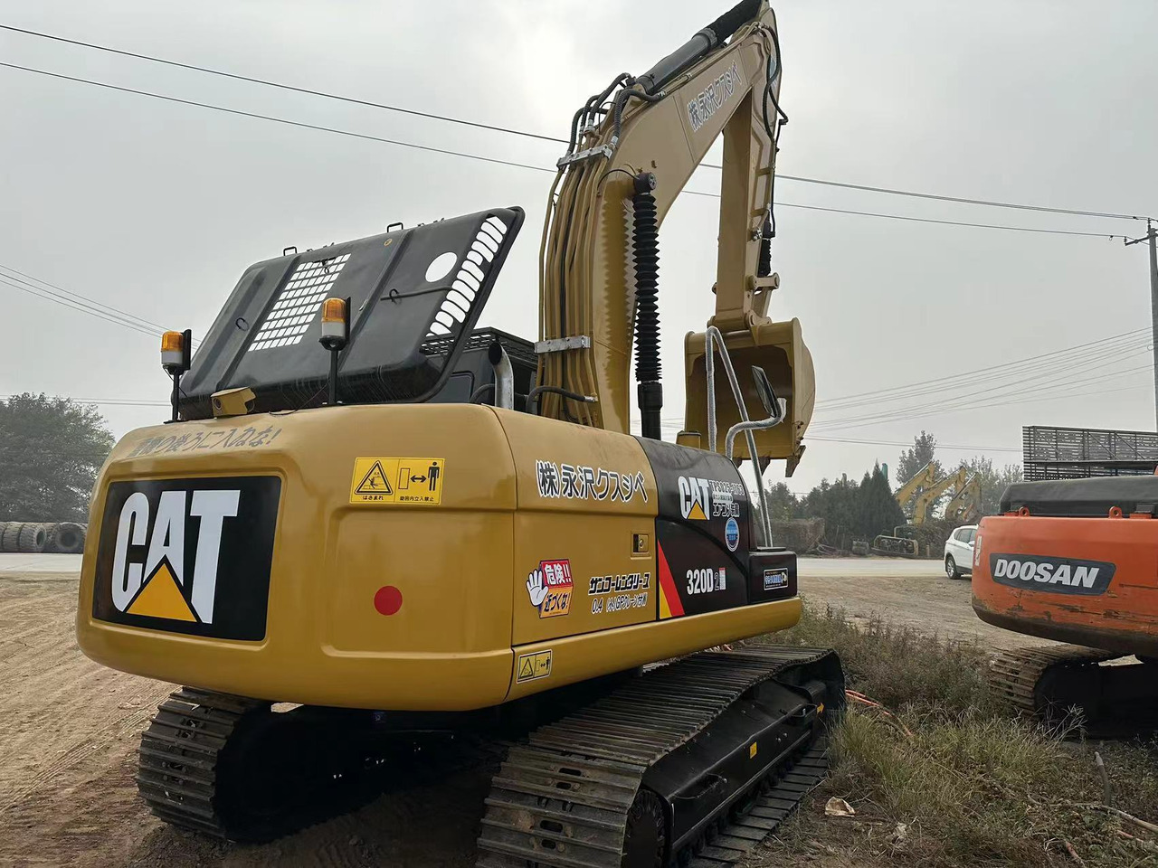 CATERPILLAR 320D2 - Pelle sur chenille: photos 3 CATERPILLAR 320D2 - Pelle sur chenille: photos 3