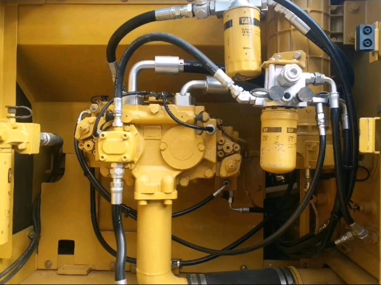 CATERPILLAR 325D - Pelle sur chenille: photos 5 CATERPILLAR 325D - Pelle sur chenille: photos 5