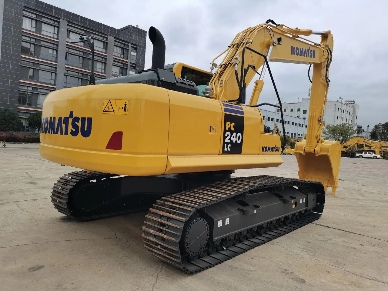 KOMATSU PC240-8 - Pelle sur chenille: photos 3 KOMATSU PC240-8 - Pelle sur chenille: photos 3