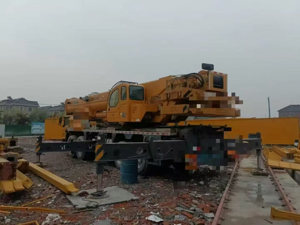 XCMG QY80K5D - Grue mobile: photos 2 XCMG QY80K5D - Grue mobile: photos 2