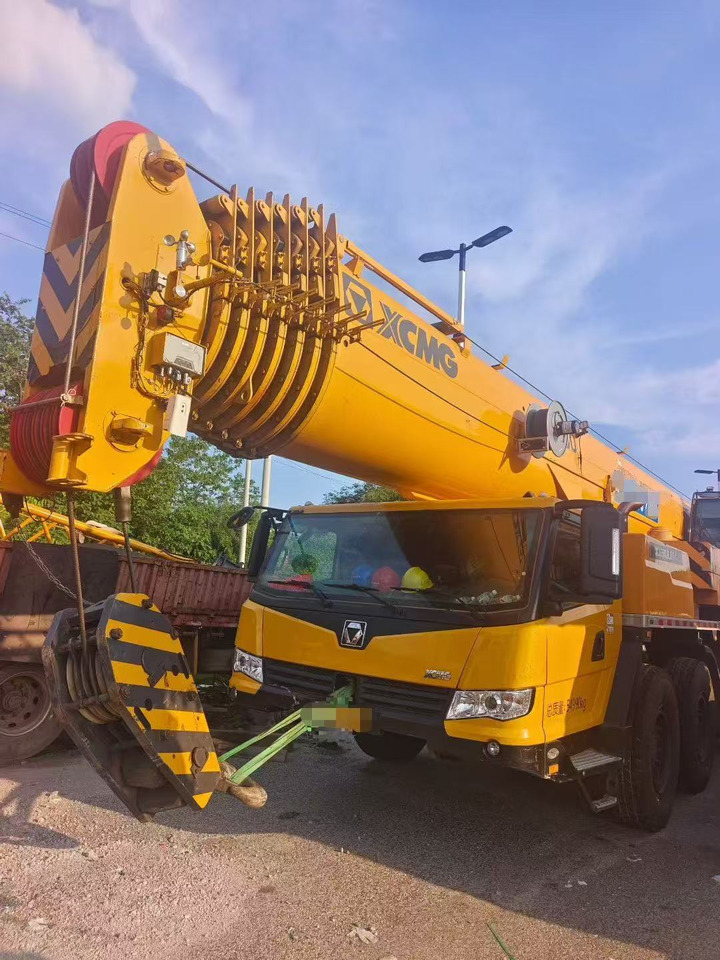 XCMG XCA160L8 - Grue tout-terrain: photos 1 XCMG XCA160L8 - Grue tout-terrain: photos 1