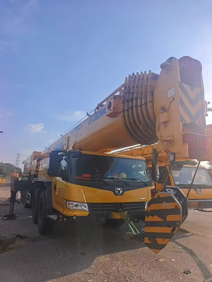 XCMG XCA160L8 - Grue tout-terrain: photos 2 XCMG XCA160L8 - Grue tout-terrain: photos 2