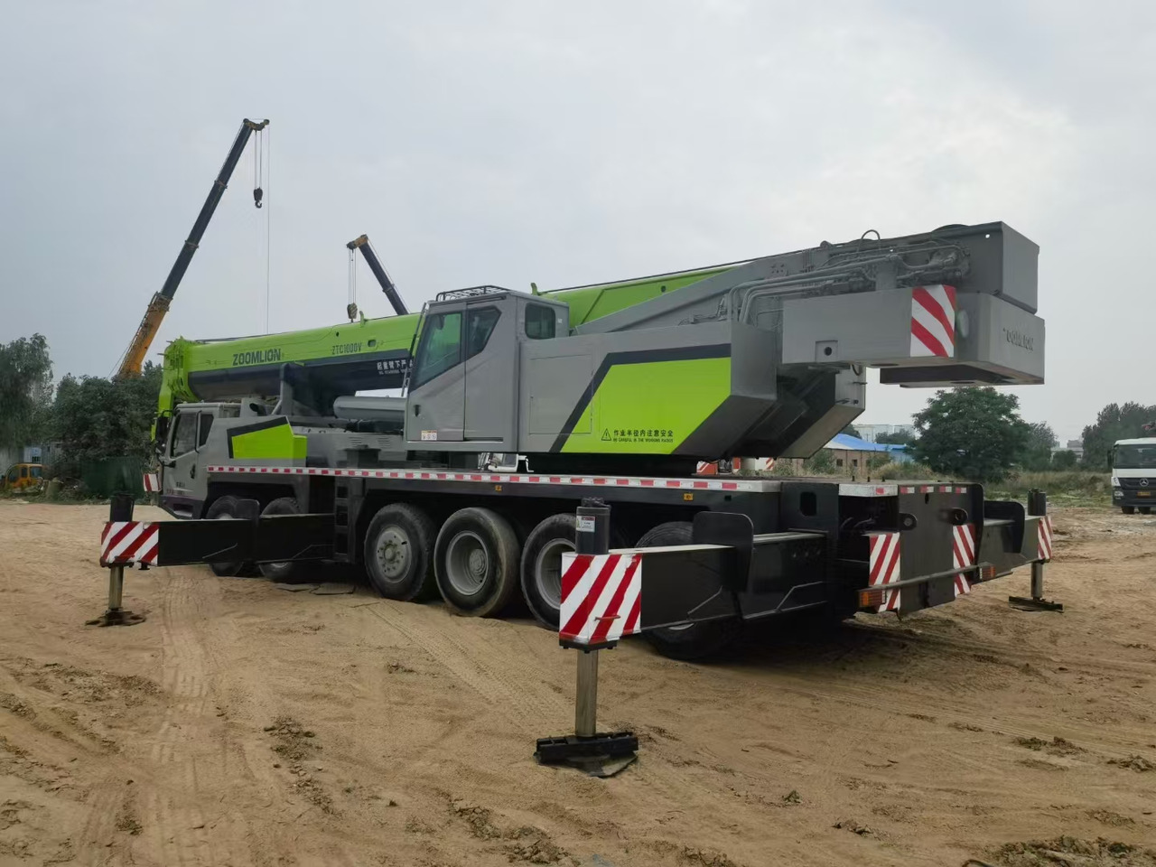 ZOOMLION ZTC1000V - Grue mobile: photos 1 ZOOMLION ZTC1000V - Grue mobile: photos 1