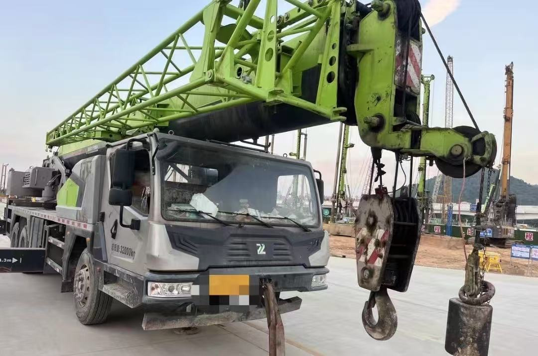 ZOOMLION ZTC300V - Grue mobile: photos 1 ZOOMLION ZTC300V - Grue mobile: photos 1