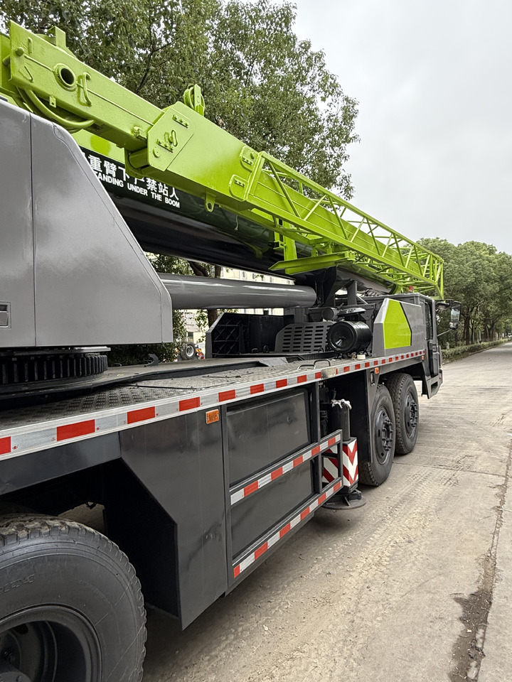 ZOOMLION ZTC700V1 - Grue mobile: photos 3 ZOOMLION ZTC700V1 - Grue mobile: photos 3