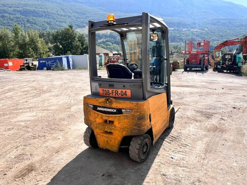 Jungheinrich EFG316K Chariot élévateur électrique 1,6T - Chariot élévateur électrique: photos 4 Jungheinrich EFG316K Chariot élévateur électrique 1,6T - Chariot élévateur électrique: photos 4