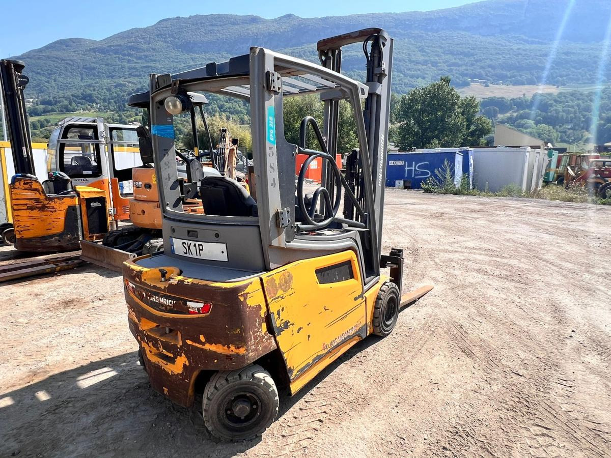 Jungheinrich EFG318 400ZZ Chariot élévateur électrique 1,8T - Chariot élévateur électrique: photos 3 Jungheinrich EFG318 400ZZ Chariot élévateur électrique 1,8T - Chariot élévateur électrique: photos 3