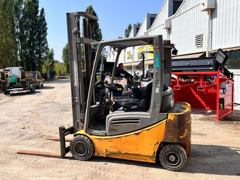 Jungheinrich EFG318 400ZZ Chariot élévateur électrique 1,8T - Chariot élévateur électrique: photos 2 Jungheinrich EFG318 400ZZ Chariot élévateur électrique 1,8T - Chariot élévateur électrique: photos 2