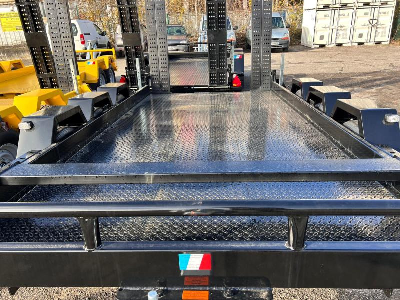Moiroud TR3500 3 ESSIEUX 3T5 NEUVE MOIROUD NOIRE LARGE - Remorque porte engin: photos 5 Moiroud TR3500 3 ESSIEUX 3T5 NEUVE MOIROUD NOIRE LARGE - Remorque porte engin: photos 5