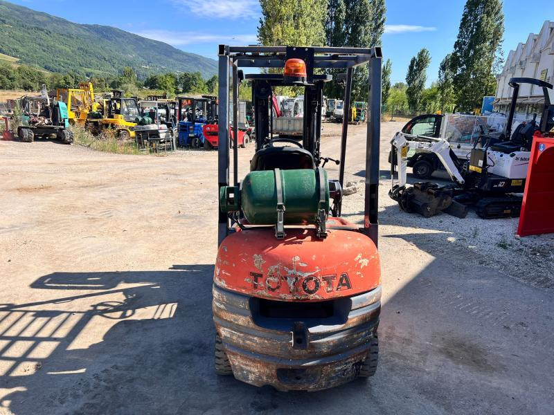 Toyota 426 FGF15 CHARIOT ELEVATEUR A GAZ 1,5T 4,3m - Chariot élévateur à gaz: photos 4 Toyota 426 FGF15 CHARIOT ELEVATEUR A GAZ 1,5T 4,3m - Chariot élévateur à gaz: photos 4