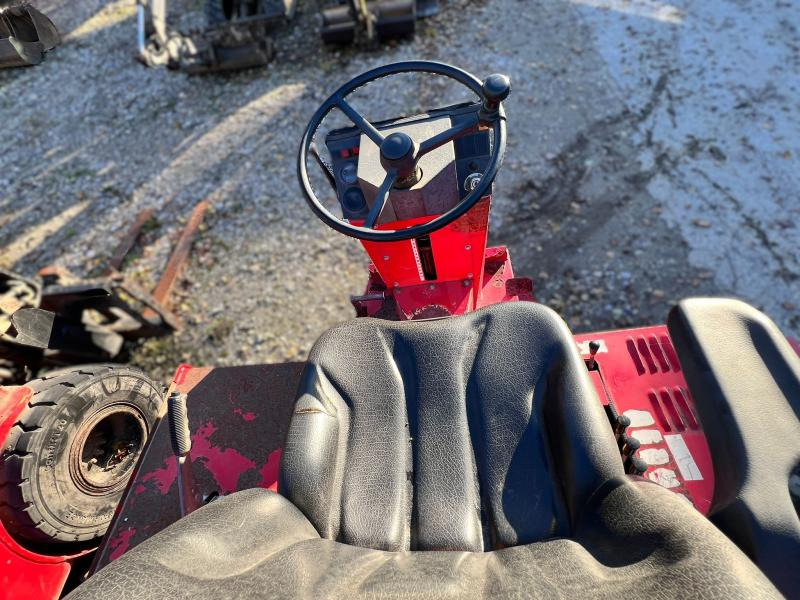 Balayeuse de voirie YNO 135-3 VEH Balayeuse diesel: photos 8