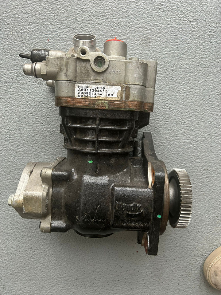 MERCEDES-BENZ KNORR-BREMSE-BENDIX- A0011304515 - Compresseur: photos 3 MERCEDES-BENZ KNORR-BREMSE-BENDIX- A0011304515 - Compresseur: photos 3