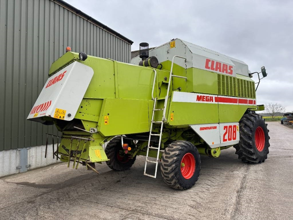 Claas 208 dominator mega combine - Moissonneuse-batteuse: photos 3 Claas 208 dominator mega combine - Moissonneuse-batteuse: photos 3