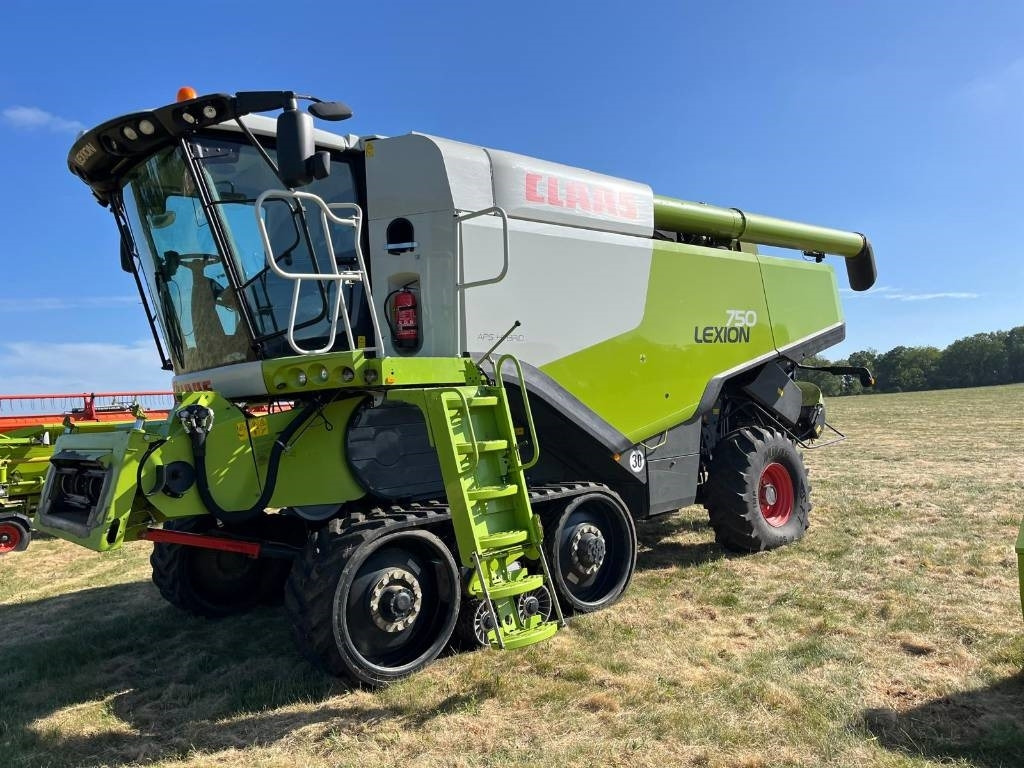 Moissonneuse-batteuse Claas Lexion 750TT c/w V900 Header: photos 1