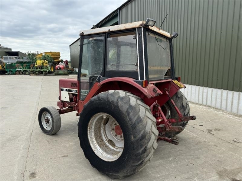 International 533 Tractor - Tracteur agricole: photos 2 International 533 Tractor - Tracteur agricole: photos 2