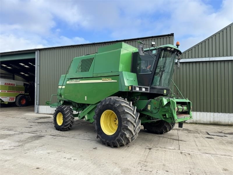 John Deere 1550 WTS c/w 620R Header - Accessoire de matériels de récolte: photos 1 John Deere 1550 WTS c/w 620R Header - Accessoire de matériels de récolte: photos 1