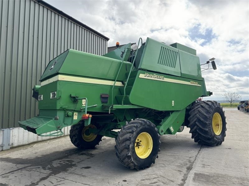 John Deere John Deere 1550 WTS c/w 620R Header - Accessoire de matériels de récolte: photos 2 John Deere John Deere 1550 WTS c/w 620R Header - Accessoire de matériels de récolte: photos 2