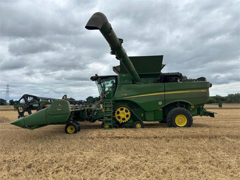 John Deere John Deere S785 4WD c/w 735D Header **Video Below* - Accessoire de matériels de récolte: photos 2 John Deere John Deere S785 4WD c/w 735D Header **Video Below* - Accessoire de matériels de récolte: photos 2