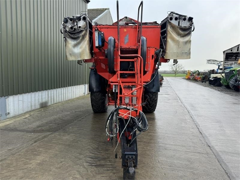 Kuhn AGT 6036 Boom Fert Spreader - Distributeur d'engrais: photos 5 Kuhn AGT 6036 Boom Fert Spreader - Distributeur d'engrais: photos 5