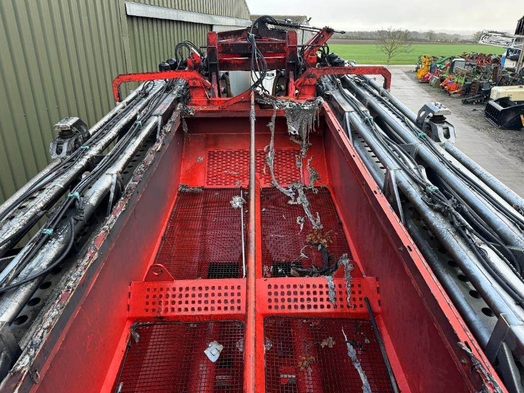Kuhn AGT 6036 Boom Fertiliser Spreader - Distributeur d'engrais: photos 5 Kuhn AGT 6036 Boom Fertiliser Spreader - Distributeur d'engrais: photos 5